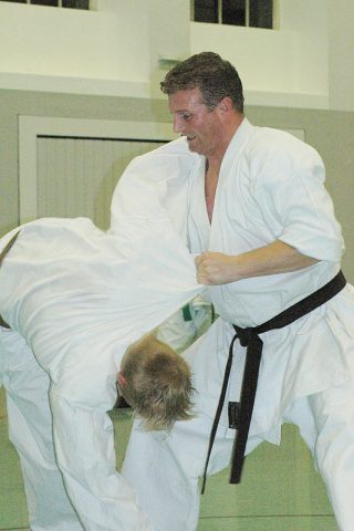 Karatetechnik zur Selbstverteidigung