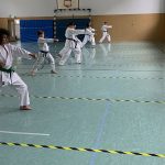 Karatetraining nach dem Lockdown: Markierungen sichern den Mindestabstand