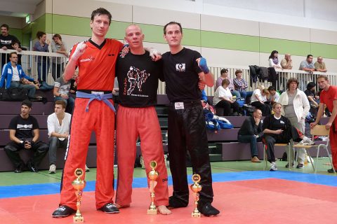 Johannes Schmitz (Mitte) ist Deutscher meister 2013 im Leichtkontakt bis 80 kg (WKU)